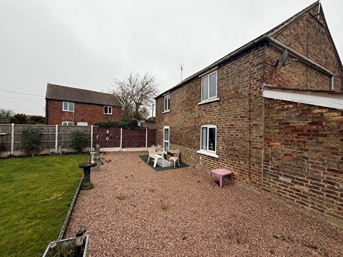 3 Bedroom Terraced House For Sale In Hallams Lane, Timberland, LN4
