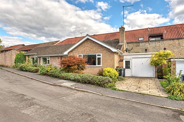 3 Bedroom Detached Bungalow For Sale In Danford Close, Oundle, PE8