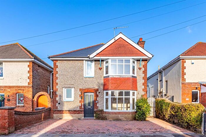 4 Bedroom Detached House For Sale In Queen Mary Avenue, Bournemouth, BH9