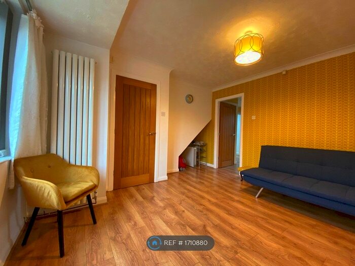 3 Bedroom Detached House To Rent In Watson Street, Swinton, Manchester, M27