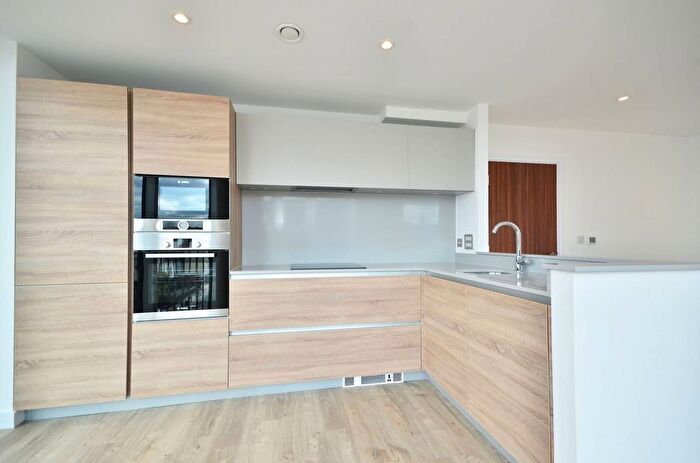 1 Bedroom Flat To Rent In Tooting High Street, Tooting, London, SW17