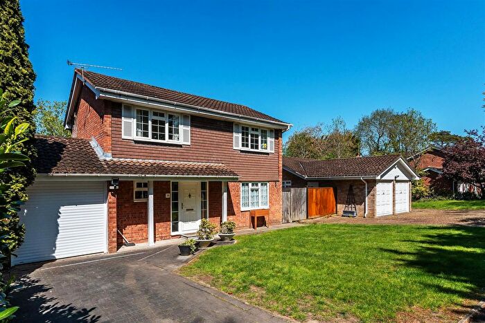 4 Bedroom Property For Sale In Warwick Gardens, Ashtead, KT21