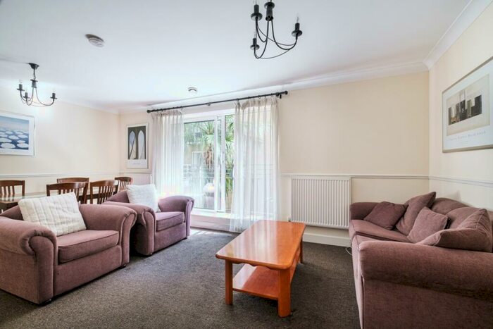 2 Bedroom Apartment To Rent In High Timber Street London, EC4V