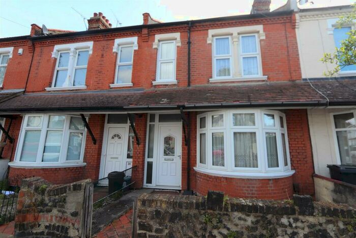 3 Bedroom Semi-Detached House To Rent In Oban Road, Southend-On-Sea, SS2