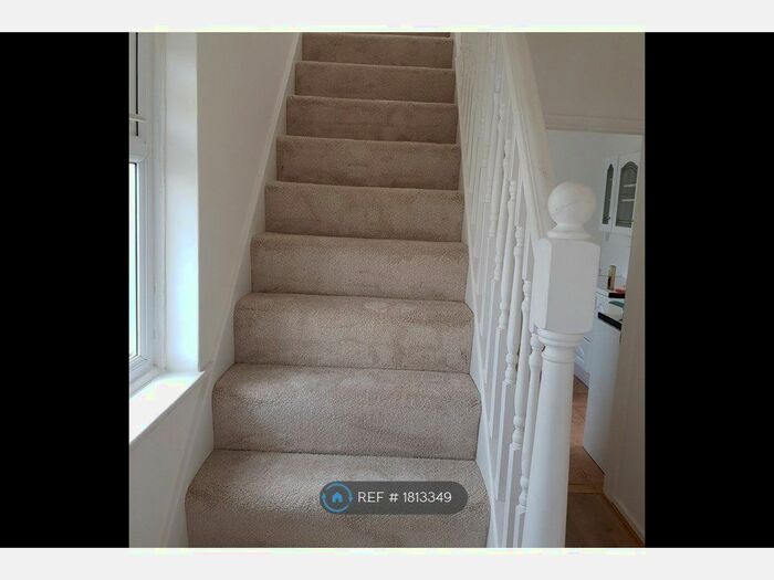 3 Bedroom Semi-Detached House To Rent In Lansbury Crescent, Dartford, DA1