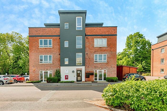 2 Bedroom Flat For Sale In Thornton Side, Redhill, RH1