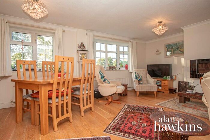 2 Bedroom Detached Bungalow For Sale In Kingsley Avenue, Royal Wootton Bassett, SN4