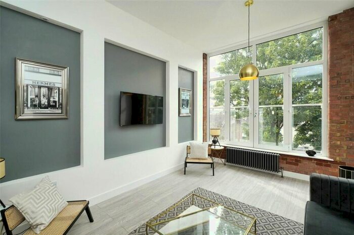 2 Bedroom Flat To Rent In Old Bedford Road, Luton, LU2