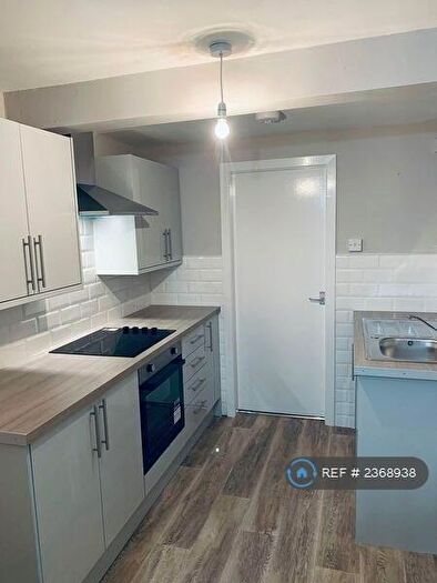 2 Bedroom Flat To Rent In Spring Gardens, Lytham St. Annes, FY8