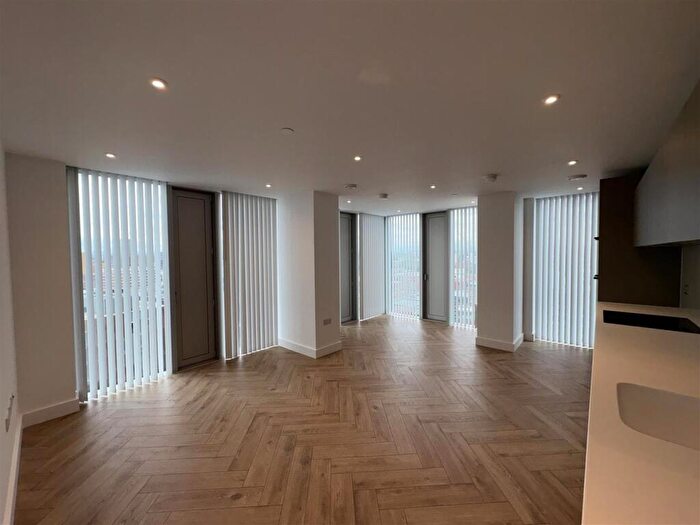2 Bedroom Apartment To Rent In Port Street, Manchester, M1