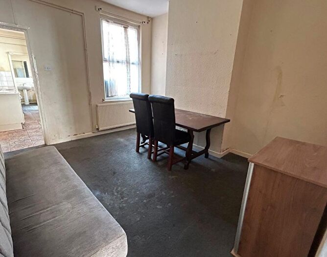 3 Bedroom Terraced House For Sale In Bruce Street, Off Narborough Road, Leicester, LE3