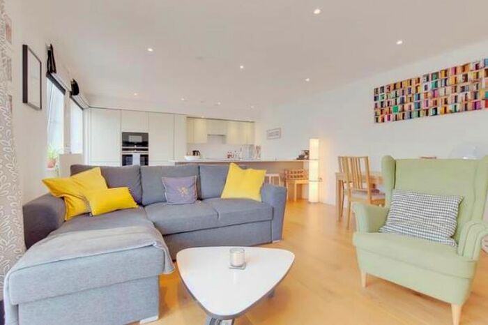 2 Bedroom Flat To Rent In Palgrave Gardens, Marylebone, London, NW1