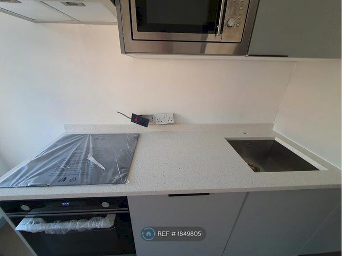 2 Bedroom Flat To Rent In London Road, Isleworth, TW7