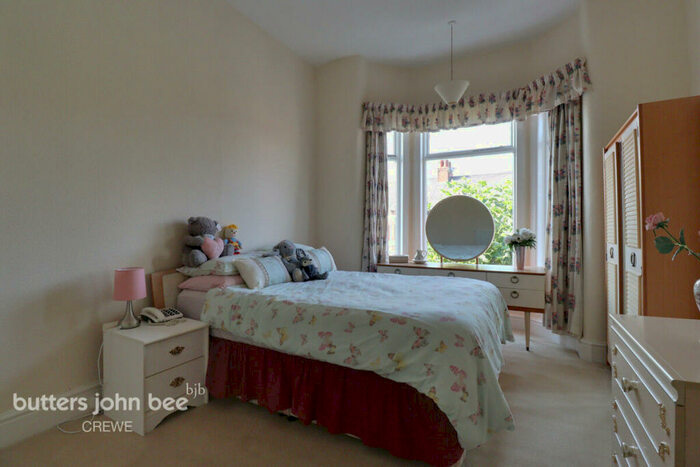 3 Bedroom Terraced House For Sale In Gainsborough Road, Crewe, CW2