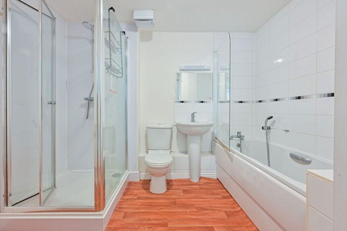 2 Bedroom Flat To Rent In Kings Road, Haslemere, Haslemere, GU27