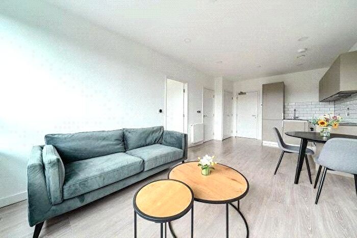 2 Bedroom Flat To Rent In Flat Platform, Market Street, Bracknell, RG12