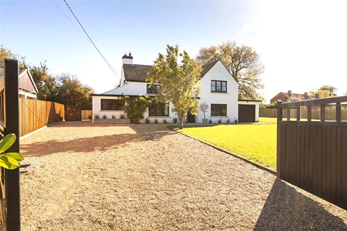 4 Bedroom Detached House For Sale In Bicester Road, Oakley, Buckinghamshire, HP18
