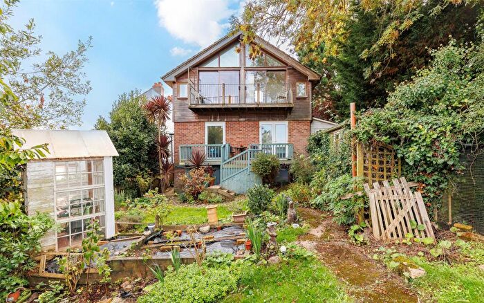 5 Bedroom House For Sale In Gurnard, Isle Of Wight, PO31