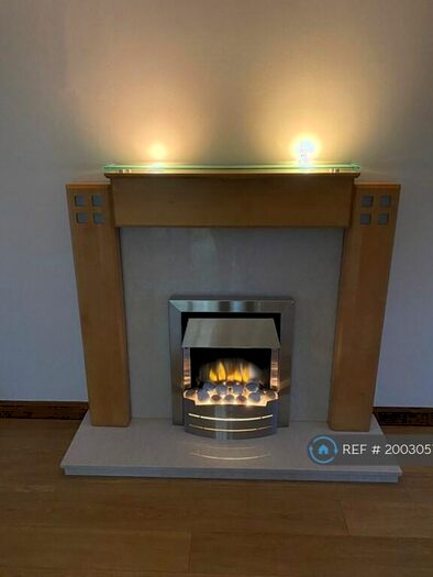 2 Bedroom Flat To Rent In North Street, Houston, Johnstone, PA6