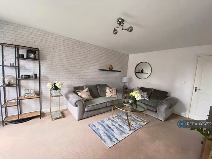 2 Bedroom Flat To Rent In Fenton Gate, Middleton, Leeds, LS10