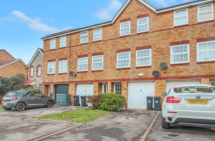 2 Bedroom Town House To Rent In Harbour Way, Shoreham-by-Sea, BN43