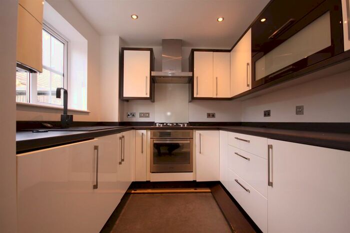 2 Bedroom End Of Terrace House To Rent In Buchan Avenue, Whiteley, Fareham, PO15