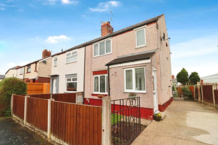 3 Bedroom Semi Detached House For Sale In Dale Avenue, Little Sutton, CH66