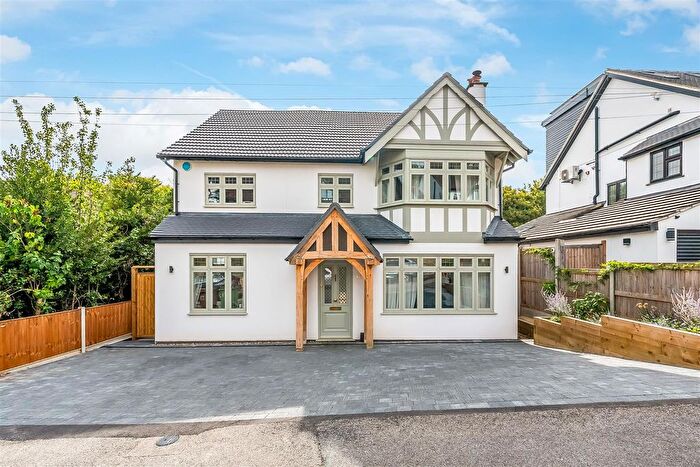 4 Bedroom Detached House For Sale In Oakhurst Rise, Carshalton Beeches, SM5