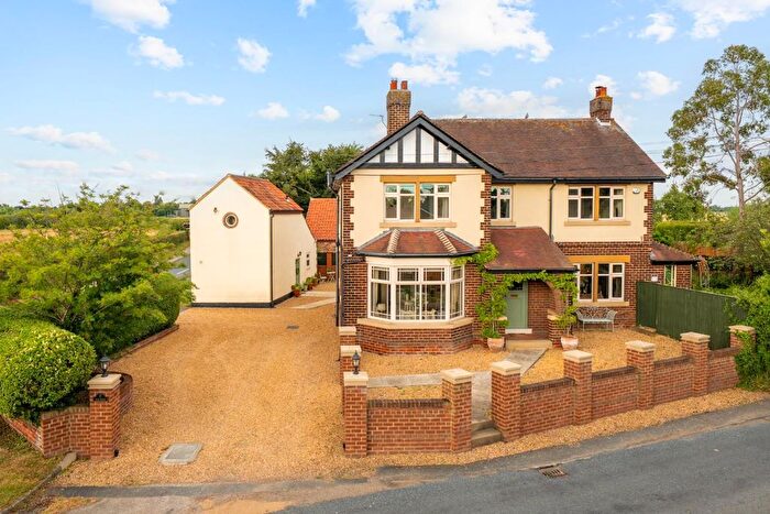 4 Bedroom Detached House For Sale In Oakdene, Brackenhill Lane, Church Fenton, LS24