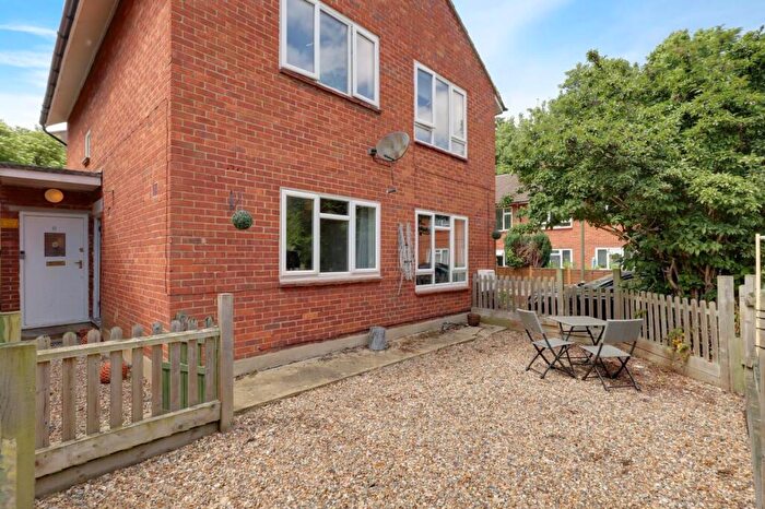 2 Bedroom Maisonette For Sale In Rosebank, Anerley, London, SE20