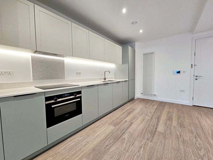 1 Bedroom Flat To Rent In Ellipse House, Eden Place, Custom House, E16
