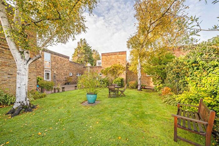 3 Bedroom End Of Terrace House For Sale In Acacia Grove, New Malden, KT3