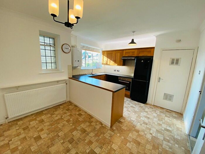 2 Bedroom Apartment To Rent In Croughton Road, OX17