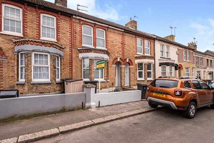 3 Bedroom Property To Rent In Longfield Road, Dover, CT17