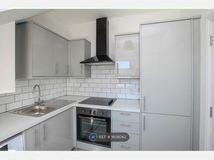 1 Bedroom Flat To Rent In Northwood Road, Thornton Heath, CR7