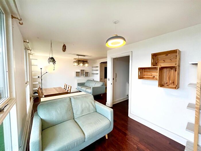 2 Bedroom Duplex To Rent In Langley Walk, Birmingham, B15