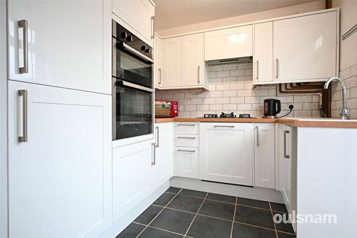 3 Bedroom Semi-Detached House For Sale In Wentworth Park Avenue, Harborne, West Midlands, B17