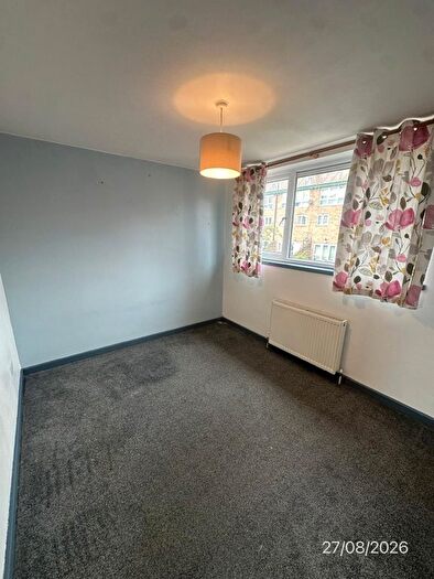 1 Bedroom Terraced House To Rent In Tiptree Crescent, Ilford, IG5