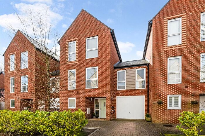 4 Bedroom Terraced House For Sale In Brunel Way, Bedhampton, PO9