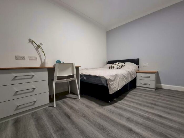 3 Bedroom Terraced House To Rent In Welton Mount, Hyde Park, Leeds, LS6