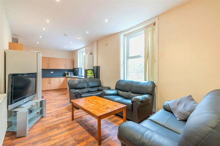 6 Bedroom Terraced House To Rent In Cavendish Place, Jesmond, Newcastle Upon Tyne, NE2