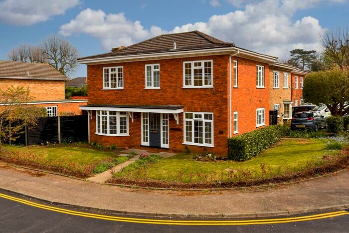 4 Bedroom Detached House To Rent In College Road, Epsom KT17