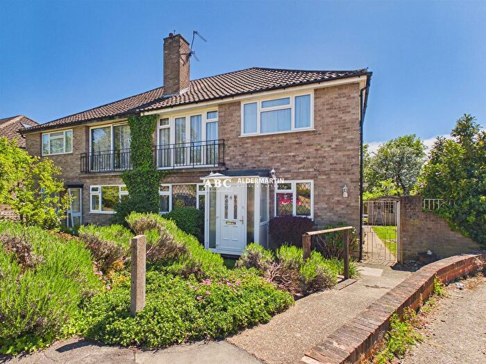 2 Bedroom Maisonette To Rent In Twickenham Gardens, Harrow, HA3