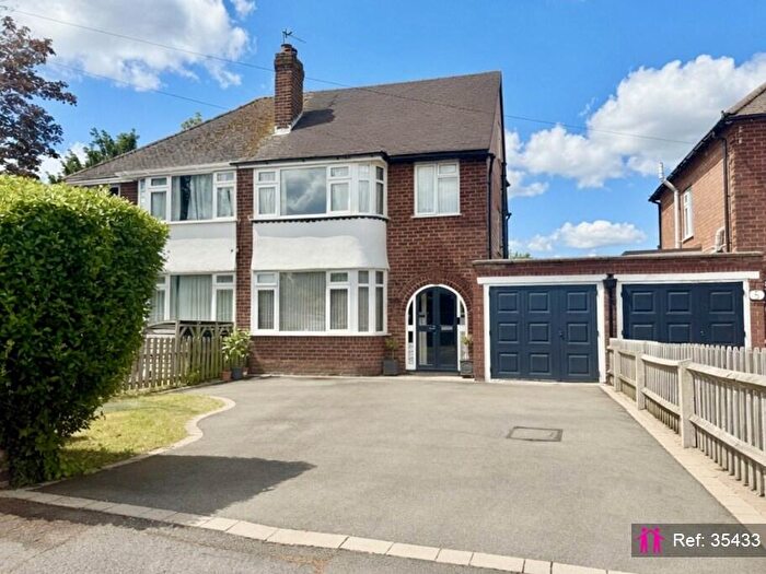 4 Bedroom Semi-Detached House For Sale In Avondale Road, Leamington Spa, CV32