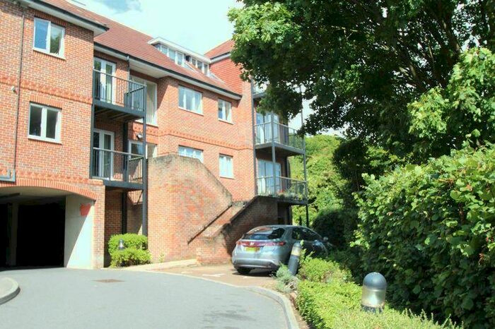 2 Bedroom Flat To Rent In St Marks Close, High Wycombe, HP13
