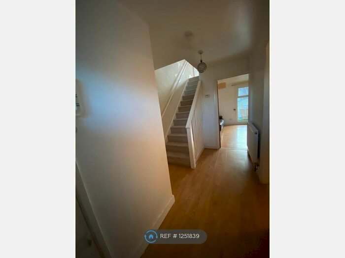 3 Bedroom Flat To Rent In Fawcett Street, Sheffield S3