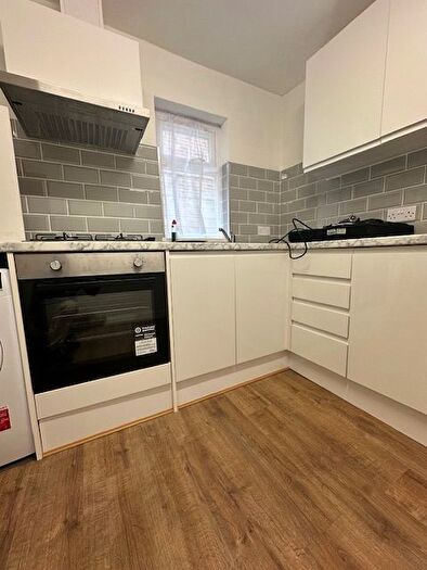3 Bedroom Flat To Rent In Acton Lane, London, NW10