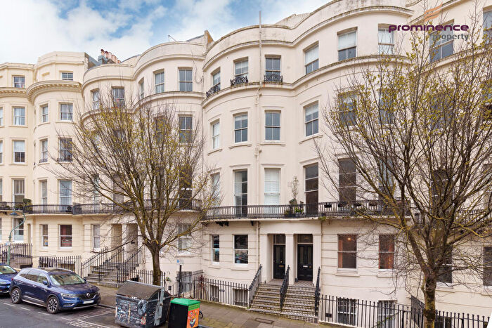 2 Bedroom Apartment For Sale In Brunswick Place, Hove, BN3