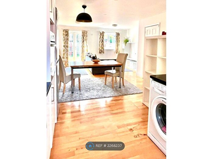 4 Bedroom End Of Terrace House To Rent In Howland Way, London, SE16