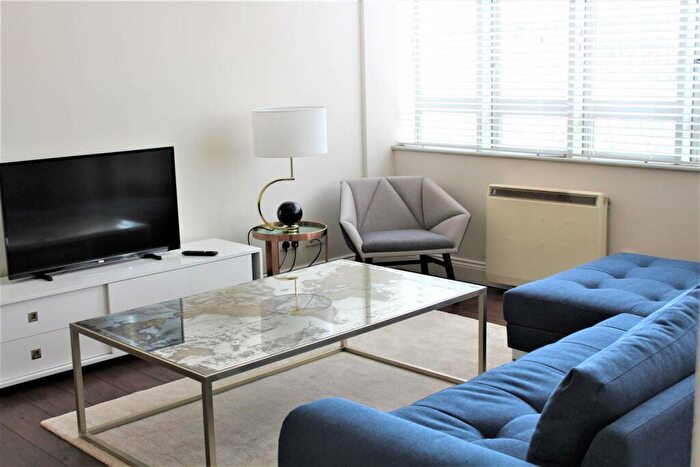 1 Bedroom Flat To Rent In Lawrence House, City, London, EC1V